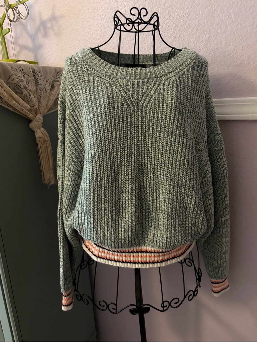 Women’s Express Grey Crewneck Chunky Sweater with Striped Hem Size Small